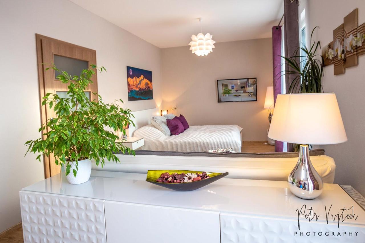 Luxurious, Lovely And Romantic Apartment In Tábor Exteriör bild